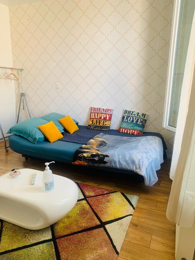 Chambre Cocooning Chez L'Habitant Villeneuve le Roi Bagian luar foto