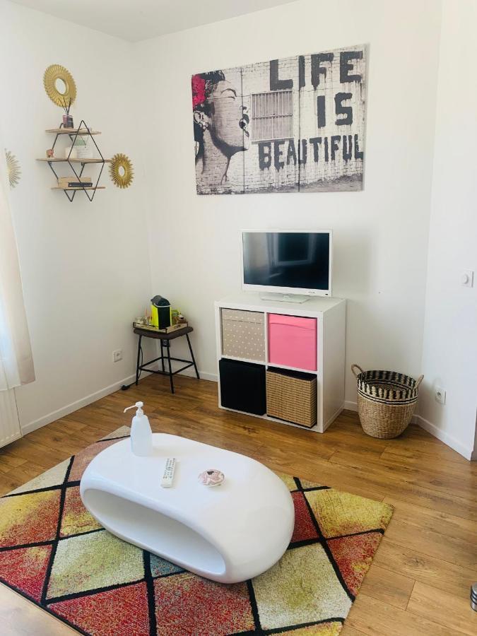 Chambre Cocooning Chez L'Habitant Villeneuve le Roi Bagian luar foto